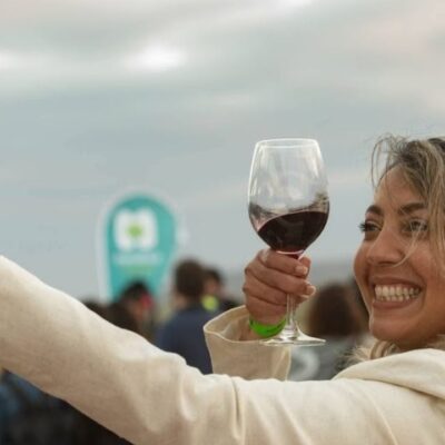 Celebrá el Malbec con degustaciones, danzas y música en vivo en el Pasaje San Martín