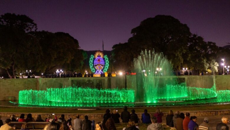 La Ciudad vivió una noche cargada de emoción y música en homenaje a Felipe Staiti
