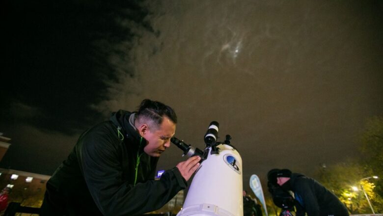 Astroturismo gratuito en el Divisadero Largo para descubrir los secretos de la Luna