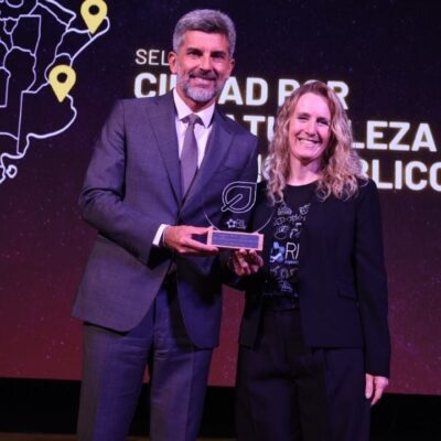 El intendente Ulpiano Suarez recibió tres distinciones nacionales por su gestión