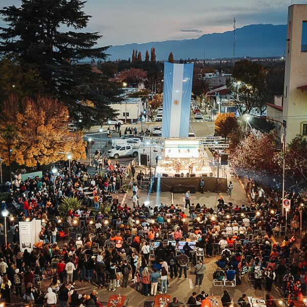TUPUNGATO BRILLÓ UNA VEZ MÁS CON EL FESTIVAL DE LA NUEZ Y LOS VINOS DE ALTURA